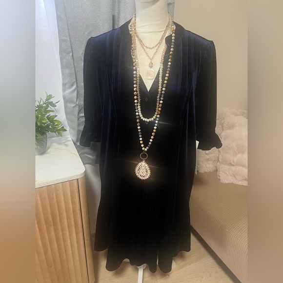 easel Dresses & Skirts - Velvet dress